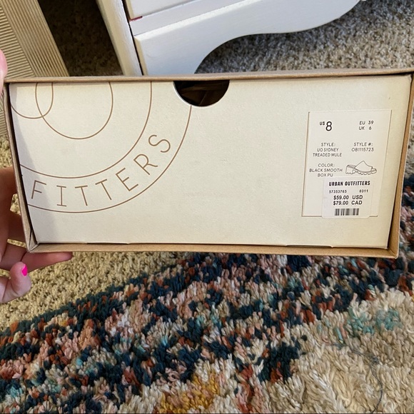 SOLD OU Sydney treaded mule sandal - Picture 4 of 7